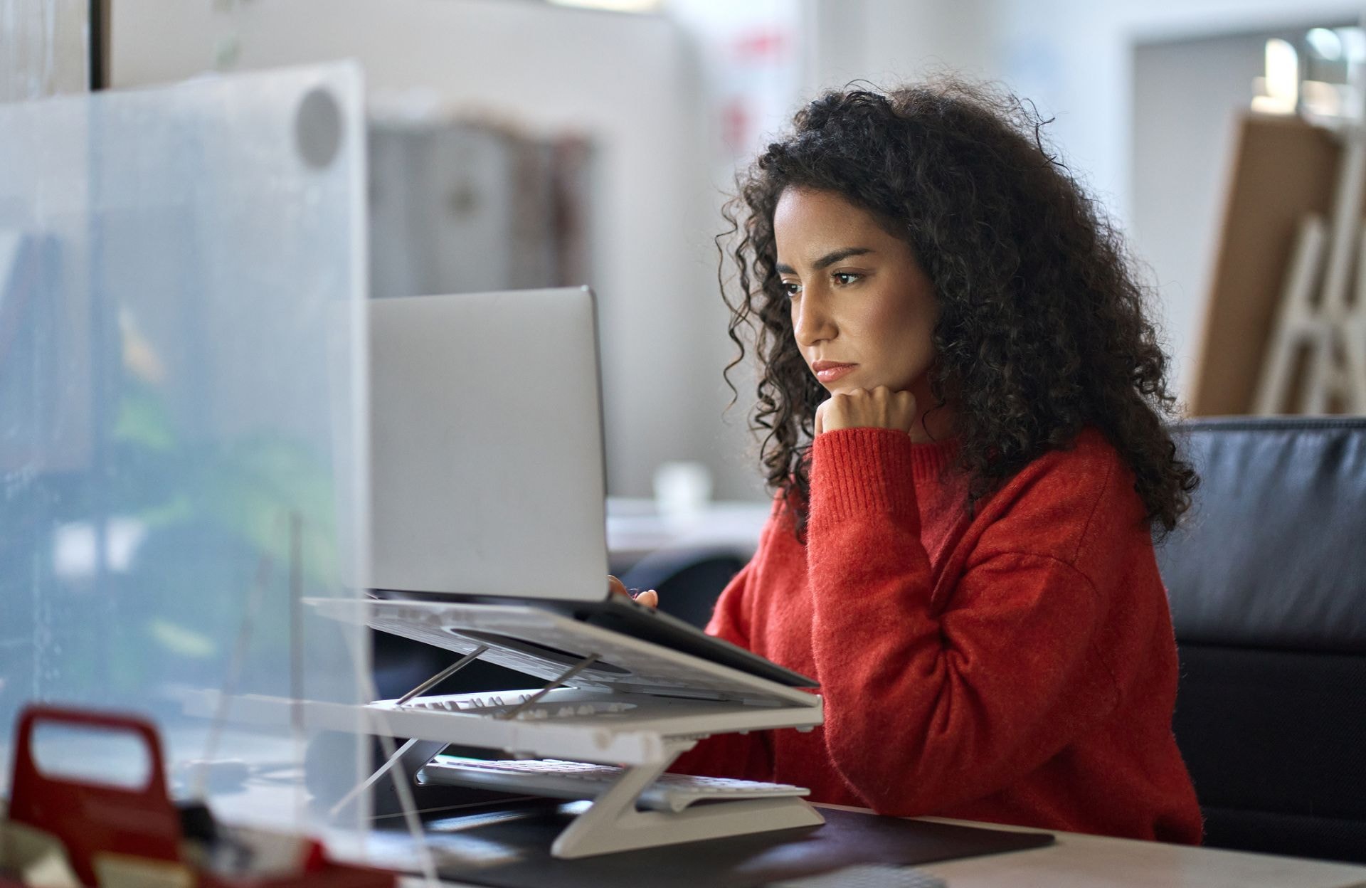 Une femme sur deux estime que le retour au bureau est « difficile » après un congé maternité