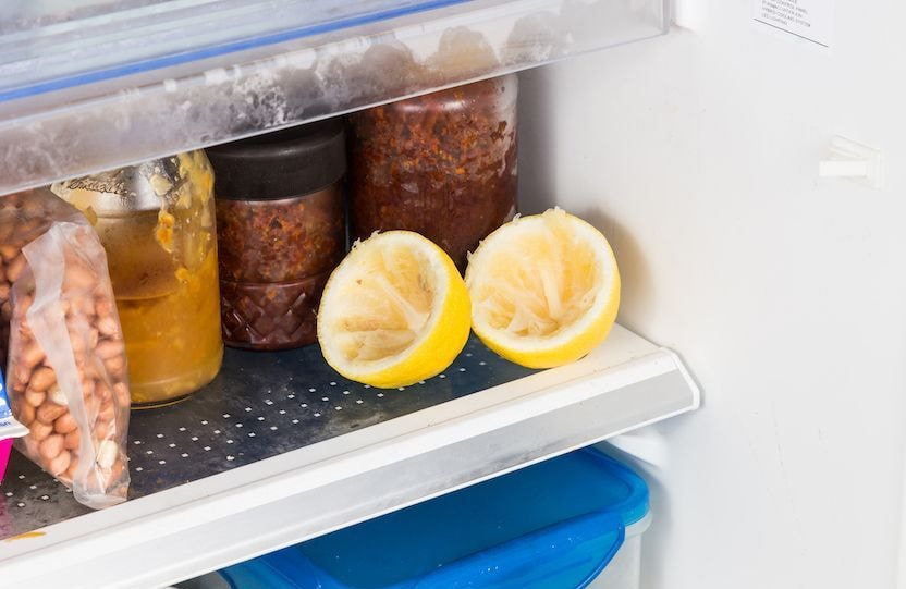 Voici 3 aliments qui désodorisent naturellement le réfrigérateur